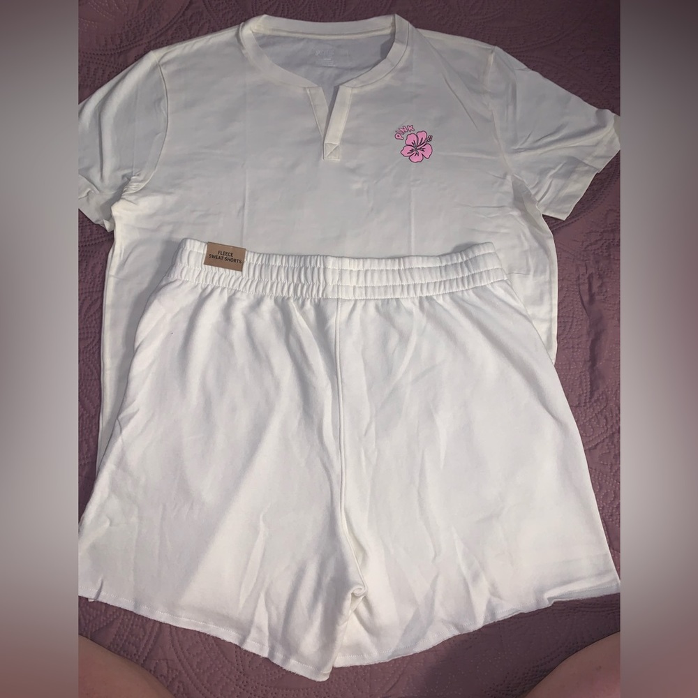 Victoria’s Secret Pink SET 5” Creamer Everyday Fleece Shorts & Henley Floral Tee - Picture 13 of 14